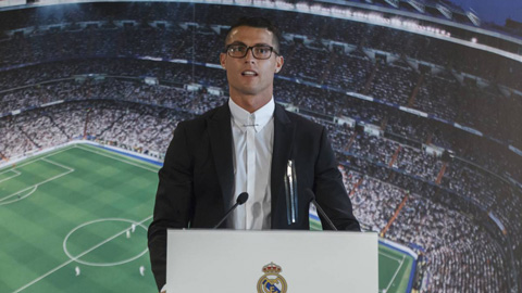 Ronaldo ký mới 5 năm với Real, nhận lương cao nhất thế giới