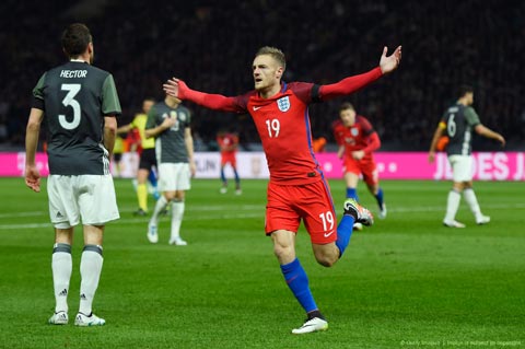 Gặp đối thủ không quá quyết tâm như Tây Ban Nha là cơ hội để Vardy khai hỏa trở lại