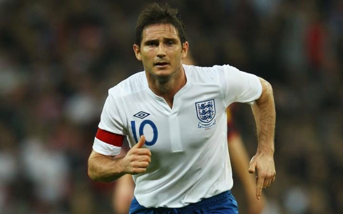 Lampard là đội trưởng ĐT Anh trong trận đấu 5 năm trước. Giờ anh đang thi đấu ở Mỹ trong màu áo New York Red Bulls