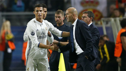HLV Zidane để Ronaldo đá trung phong ở trận Derby Madrid