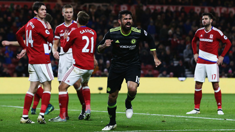 Costa ăn mừng bàn thắng vào lưới Middlesbrough