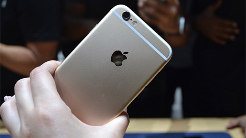 Apple thay pin iPhone 6s miễn phí do lỗi nhà sản xuất