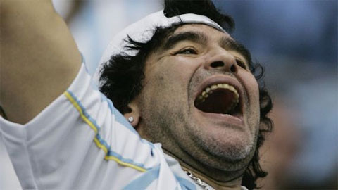 Maradona tiếp lửa cho đội nhà ở chung kết Davis Cup