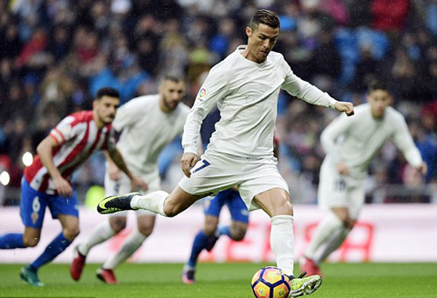 Ronaldo ghi bàn mở tỷ số cho Real từ chấm 11m