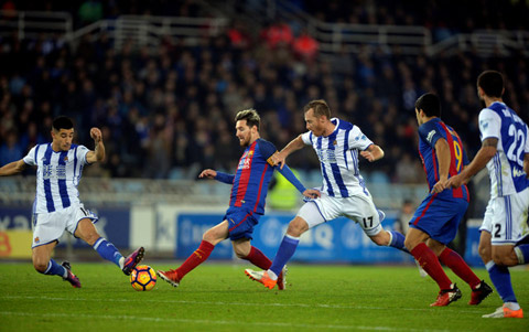 Messi lại tỏa sáng để giúp Barca tránh khỏi một thất bại