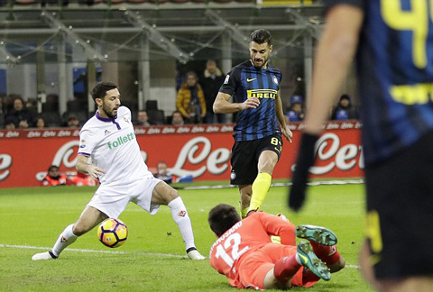 Candreva đệm bóng cận thành ghi bàn thứ 2 cho Inter