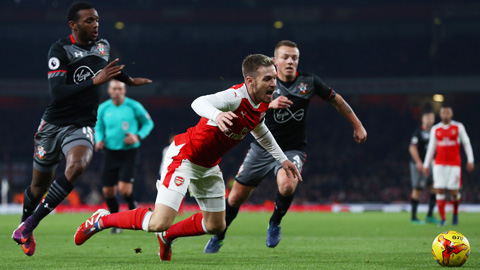 Ramsey mất tích trong trận đấu với Southampton