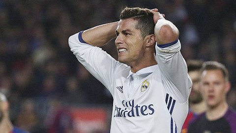 Barca gặp vạ vì CĐV hát chế giễu Ronaldo
