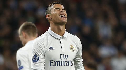 Ronaldo hục hặc với CĐV nhà