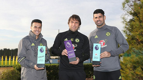 Thầy trò Conte ẵm hết giải cá nhân tháng 11 ở Ngoại hạng Anh