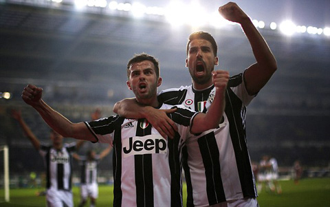 Juventus tiếp tục thắng để xây chắc ngôi đầu