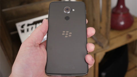 BlackBerry cho TCL độc quyền phân phối điện thoại