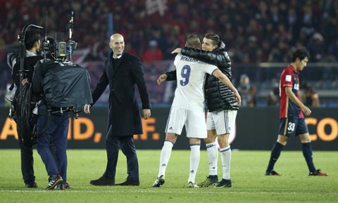 HLV Zidane vừa khép lại một năm hoàn hảo với chức vô địch FIFA Club World Cup