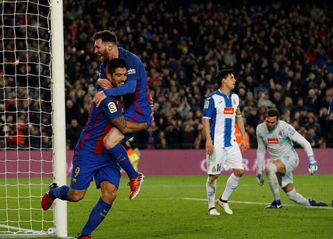 Suarez và Messi đều ghi dấu ấn ở trận gặp Espanyol