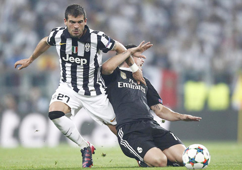 Sturaro (trái) đang là một trong những cầu thủ người Italia chơi ấn tượng nhất Serie A mùa này