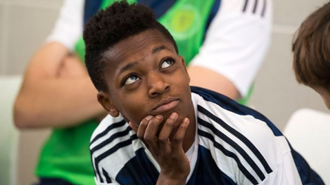 Thần đồng 13 tuổi Dembele ra mắt đội U15 Anh
