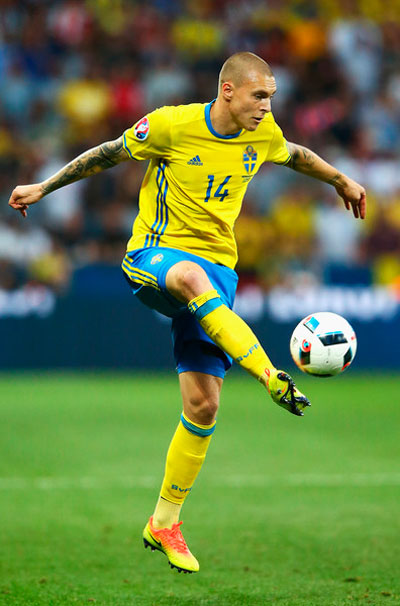 Lindelof trong màu áo ĐT Thụy Điển