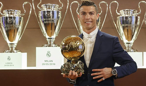 Ronaldo đoạt danh hiệu QBV thứ 4 trong sự nghiệp