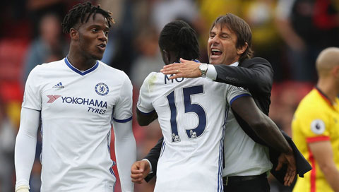 Batshuayi trước cơ hội đá chính thay Costa