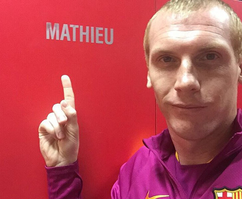 Jeremy Mathieu nhận mức lương 90.000 bảng/tuần