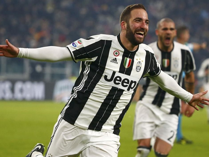 Gonzalo Higuain (Napoli/Juventus): 33 bàn sau 42 trận