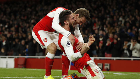 Trong khó khăn, Arsenal vẫn đầy cảm xúc