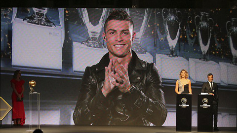 Ronaldo vượt Messi, giành Globe Soccer Awards 2016