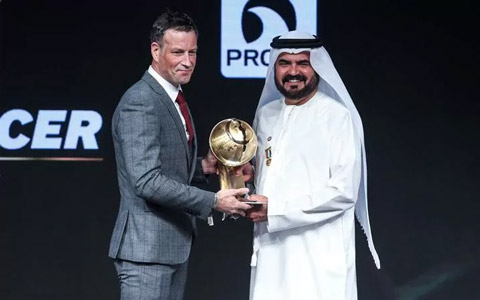 Ông Clattenburg mới nhận giải Trọng tài xuất sắc nhất thế giới tại Dubai 