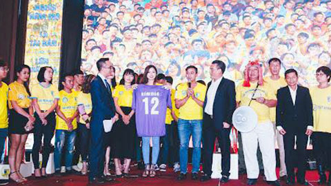 Hà Nội FC treo vĩnh viễn chiếc áo số 12