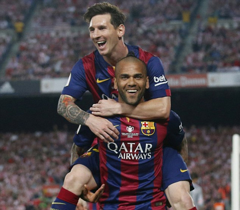 Messi và Alves từng là nỗi ám ảnh của mọi hàng phòng ngự