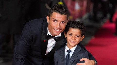 Con trai nói Ronaldo không phải xuất sắc nhất hành tinh