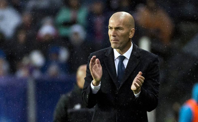 Ngày 9/8, Zidane cùng Real chinh phục danh hiệu thứ hai. Đó là Siêu cúp châu Âu sau màn rượt đuổi tỷ số ngoạn mục với Sevilla