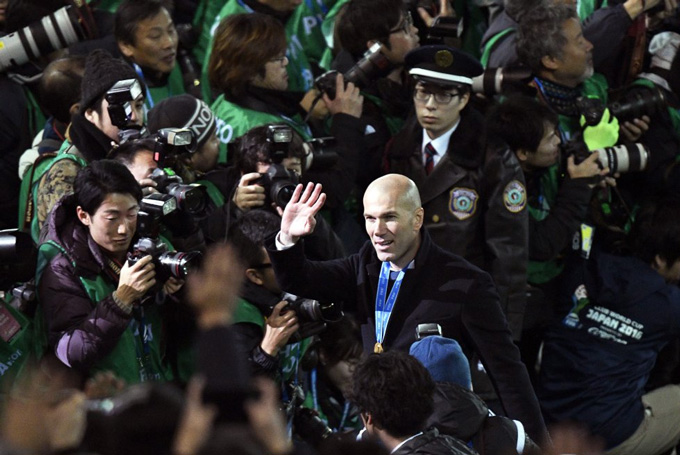 Những ngày cuối năm 2016, Zidane cùng Real chính phục cúp Thế giới các CLB