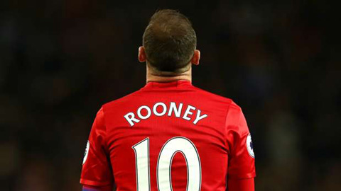 Rooney 'đứng hình' khi bị từ chối đổi áo