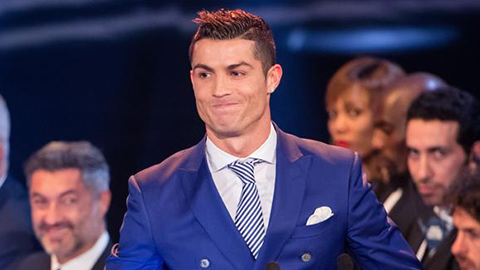 Cristiano Ronaldo  Một trong những chuyên gia mặc Vest