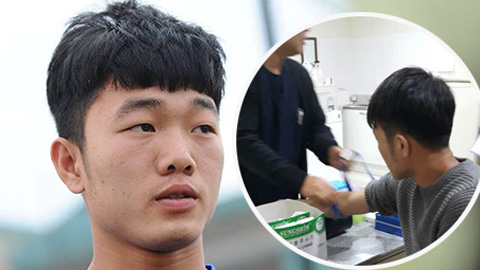 Xuân Trường đi thử máu, khám sức khỏe ở Hàn Quốc