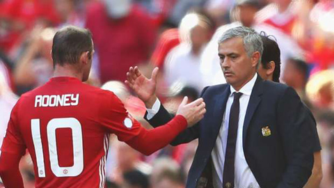 Bỏ Mourinho, Rooney chọn Ranieri là HLV xuất sắc nhất