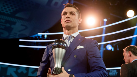 Ronaldo xuất sắc nhất lượt đi mùa 2016/17