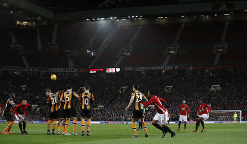 Pogba chưa có được bàn thắng đầu tiên từ đá phạt cho M.U