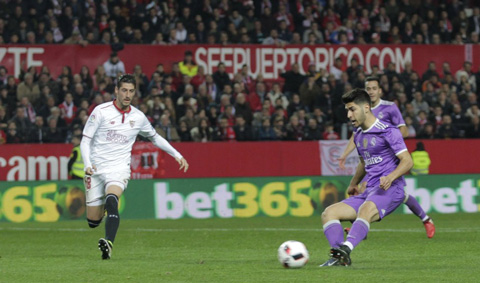 Asensio thêm một lần lập siêu phẩm vào lưới Sevilla