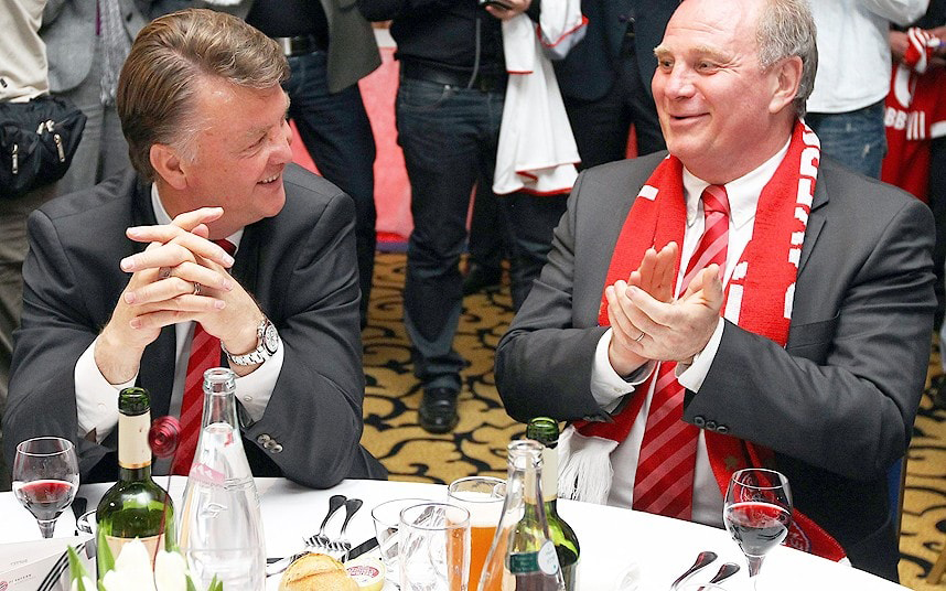 Sau thành công với AZ Alkmaar, năm 2009 Van Gaal nhận lời dẫn dắt Bayern