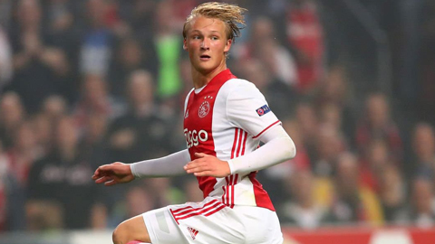 Tin giờ chót 18/1: M.U theo đuổi tài năng trẻ của Ajax