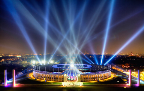 10. Olympiastadion (Hertha Berlin - sức chứa: 74.649 người): Sân vận động Olympiastadion Berlin đóng vai trò chủ chốt tại World Cup 2006. Nơi đây đã diễn ra trận chung kết cũng như lễ khai mạc. 