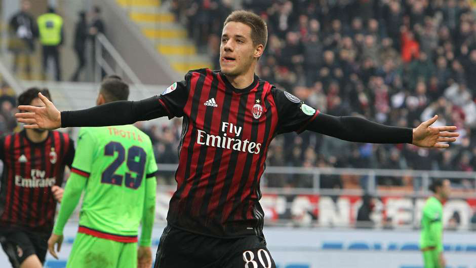 Được đánh giá cao nhưng chưa thể cạnh tranh được vị trí ở đội hình chính và đang được đem cho AC Milan mượn