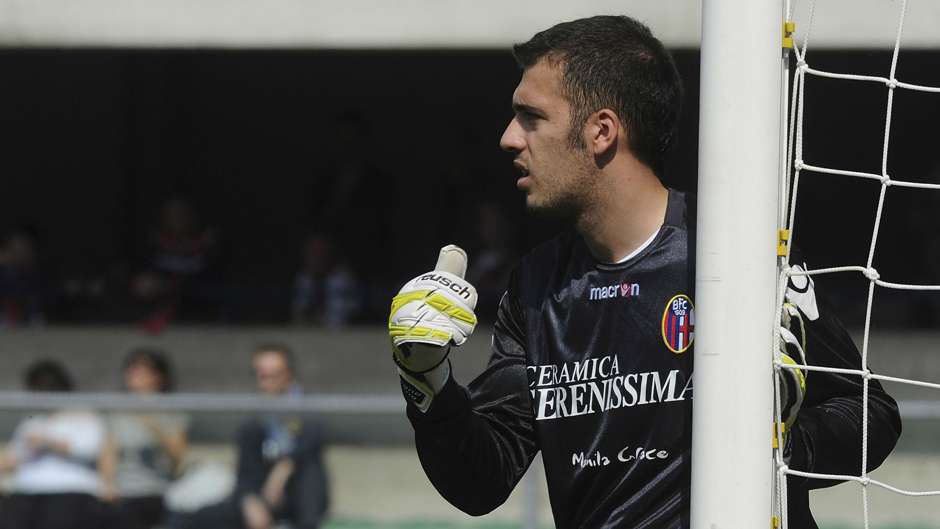 Viviano gia nhập Inter theo hợp đồng đồng sở hữu với Bologna, nhưng sớm rời đội bóng vào tháng 6/2009 để chuyển sang Palermo mà không 1 lần xuất hiện tại Serie A