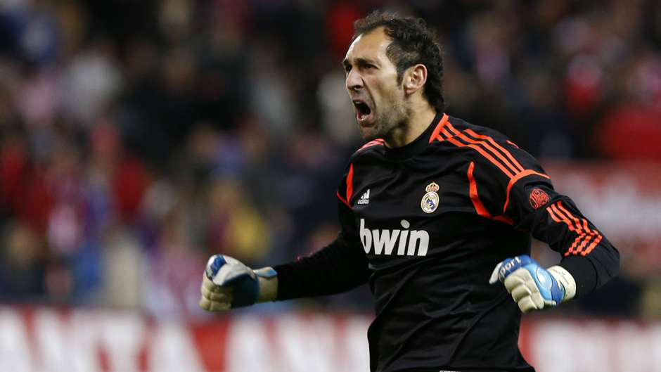 Lopez được đưa về để thay thế Casillas chấn thương. Ở lần thứ 2 quay trở lại mái nhà xưa (từng khoác áo Real từ 2005-2007 với 2 trận ra sân), Lopez thi đấu khá ổn định và được coi là một trong những bản hợp đồng thành công của Mourinho trong các phiên chợ Đông