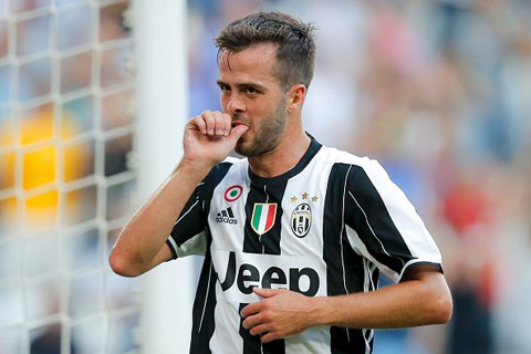 Pjanic vẫn nằm trong tầm ngắm của HLV Wenger