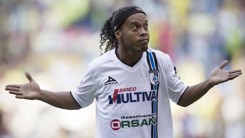Ronaldinho sắp "hết đát" vẫn vòi nhà, vòi xe