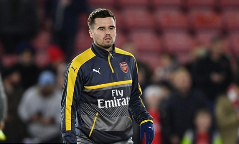 Jenkinson không còn chỗ ở Emirates