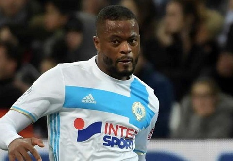 Evra muốn về M.U hơn là Marseille